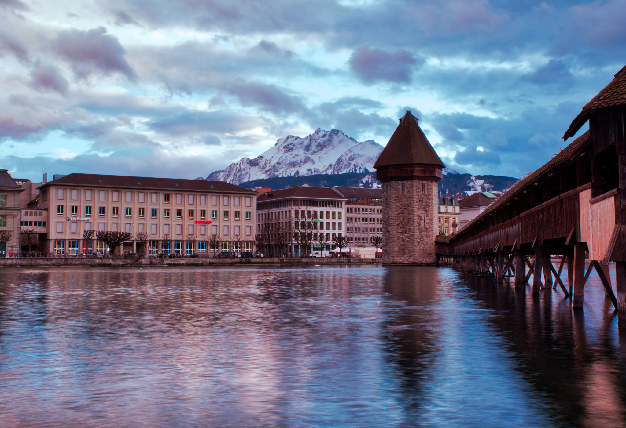 The Chapel Bridge (Kapellbrücke) - Lucerna | Secret World Trip Planner