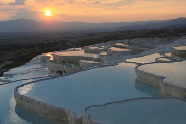 Pammukale ist das wichtigste Mineralheilbad der Türkei — Distretto di Akköy