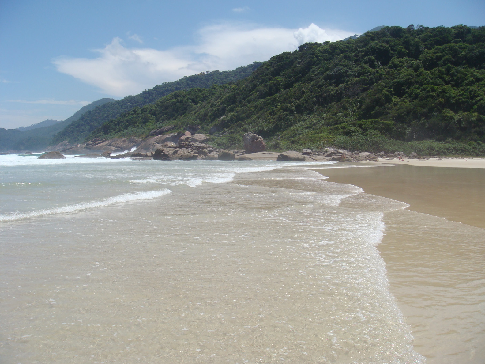 Praia Lopes Mendes, Ilha Grande - Angra dos Reis | Secret World Trip Planner