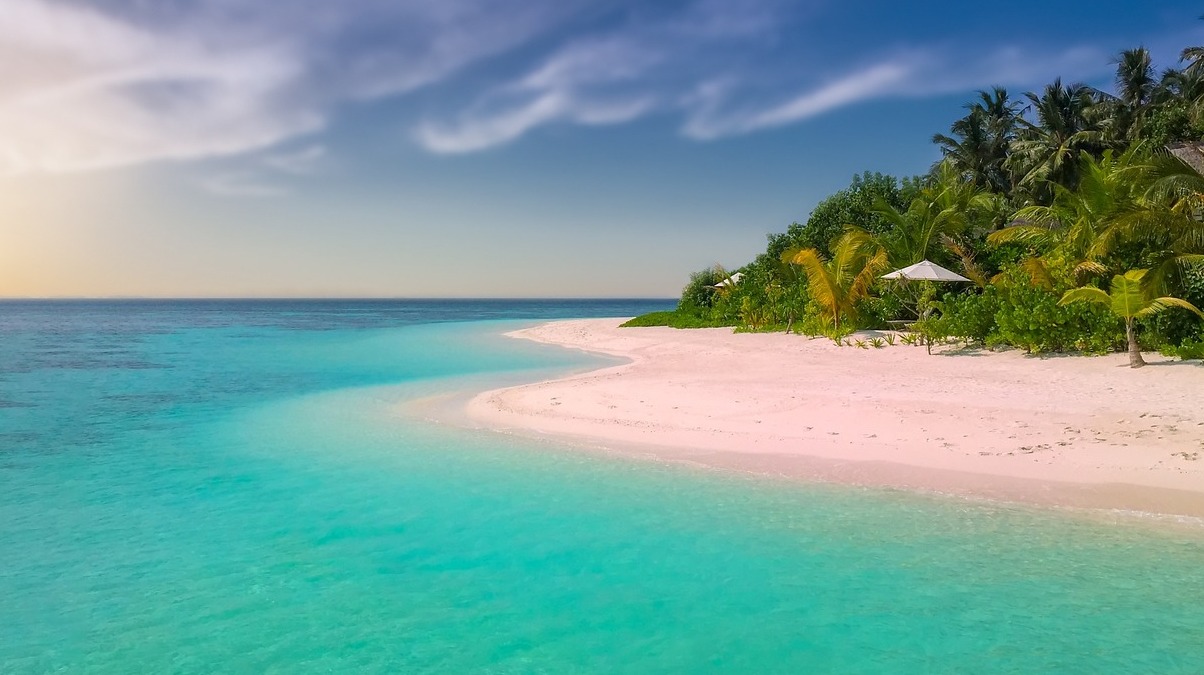 Temae Beach - Moorea | Secret World Trip Planner