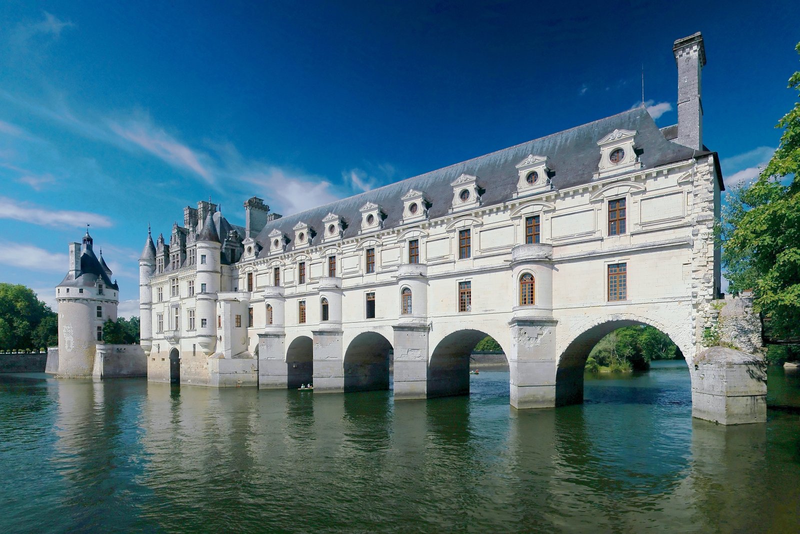 Castle of Chenonceaux - Chenonceaux | Secret World Trip Planner