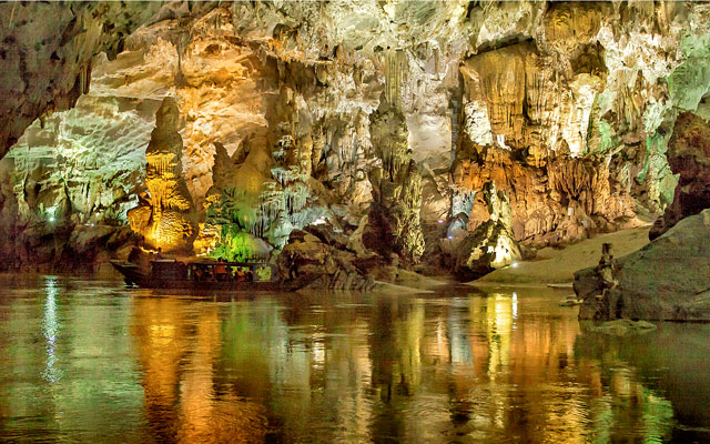 World's largest cave Vietnam's Hang Son Doong - B? Tr?ch | Secret World Trip Planner
