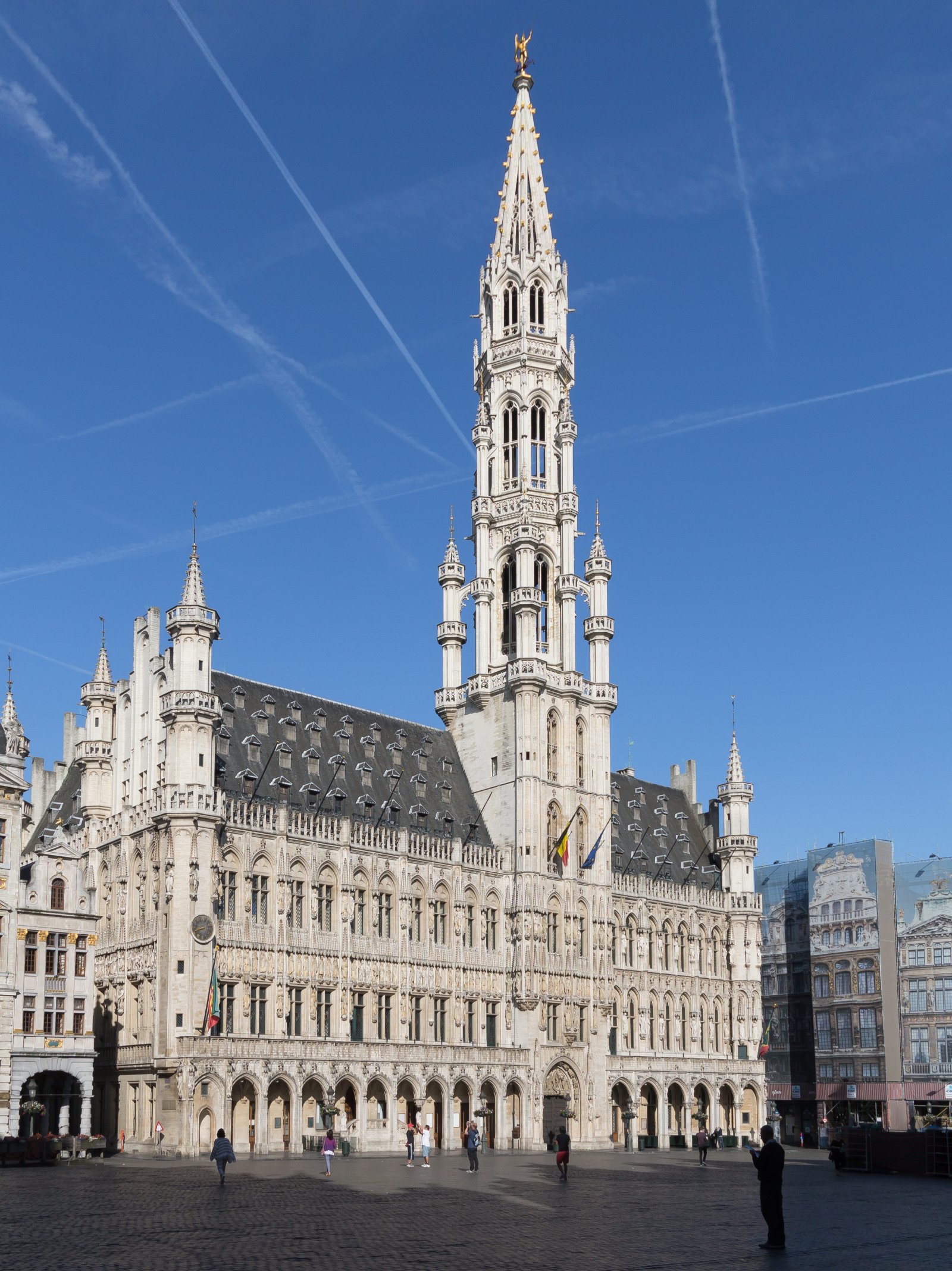 Grand Place, Brussels Town Hall. - Bruxelles | Secret World Trip Planner