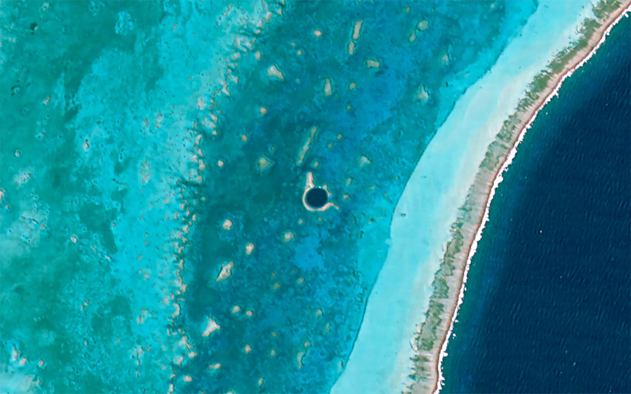 Great Blue Hole : Größtes U-Boot-Sinkhole der Welt. - Lighthouse Reef | Secret World Trip Planner