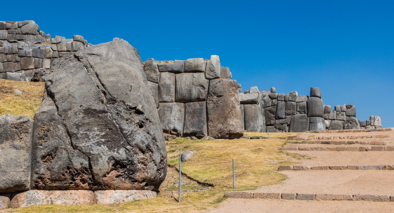 Germanyywaman in Perù - Sacsayhuamán | Secret World Trip Planner