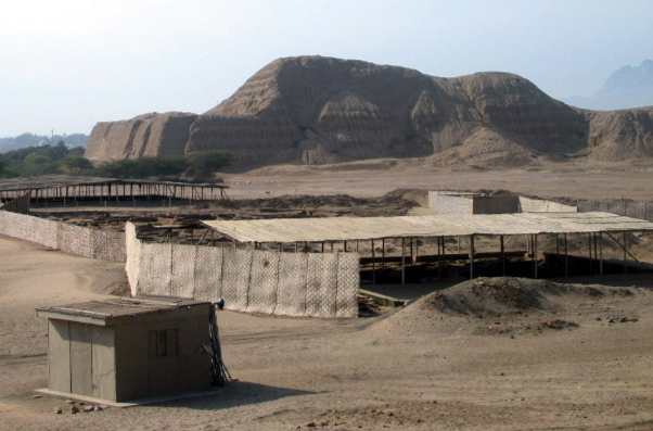 Perù: Temple of the Moon and Temple of the Sun — Moche District