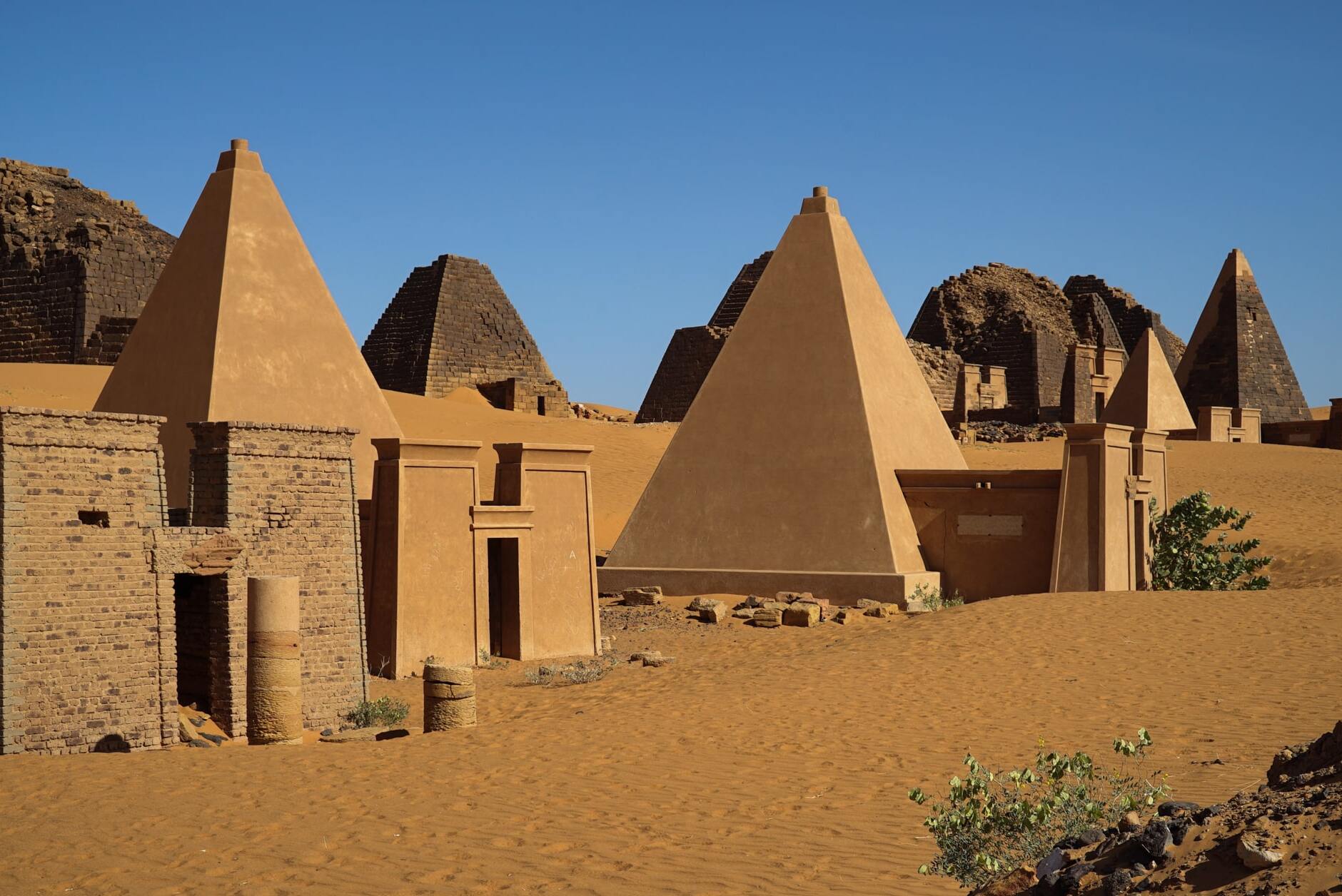 Nubian Pyramids : More than 255 incredible Pyramids - Meroë | Secret World Trip Planner