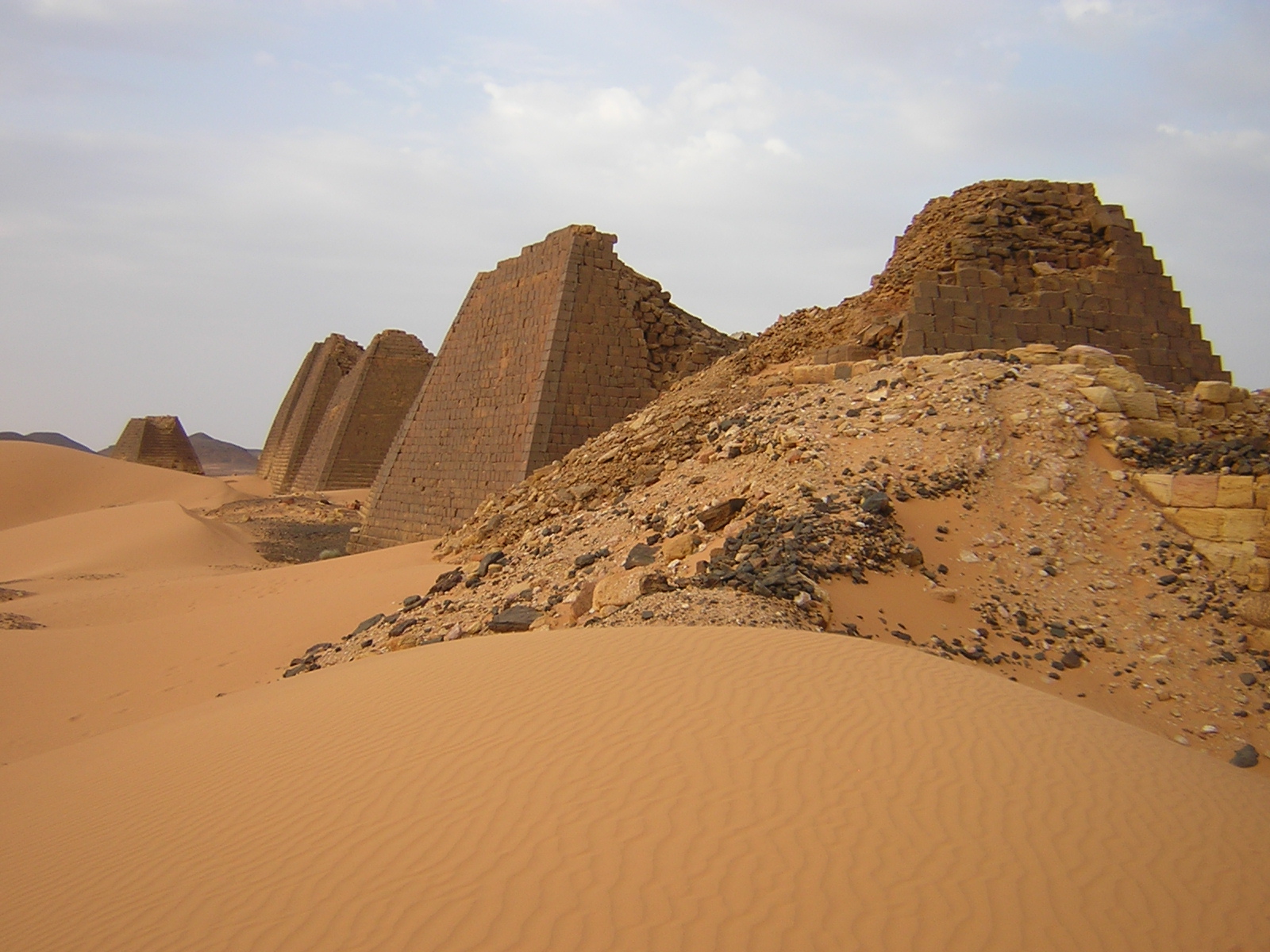 Nubian Pyramids : More than 255 incredible Pyramids - Meroë | Secret World Trip Planner