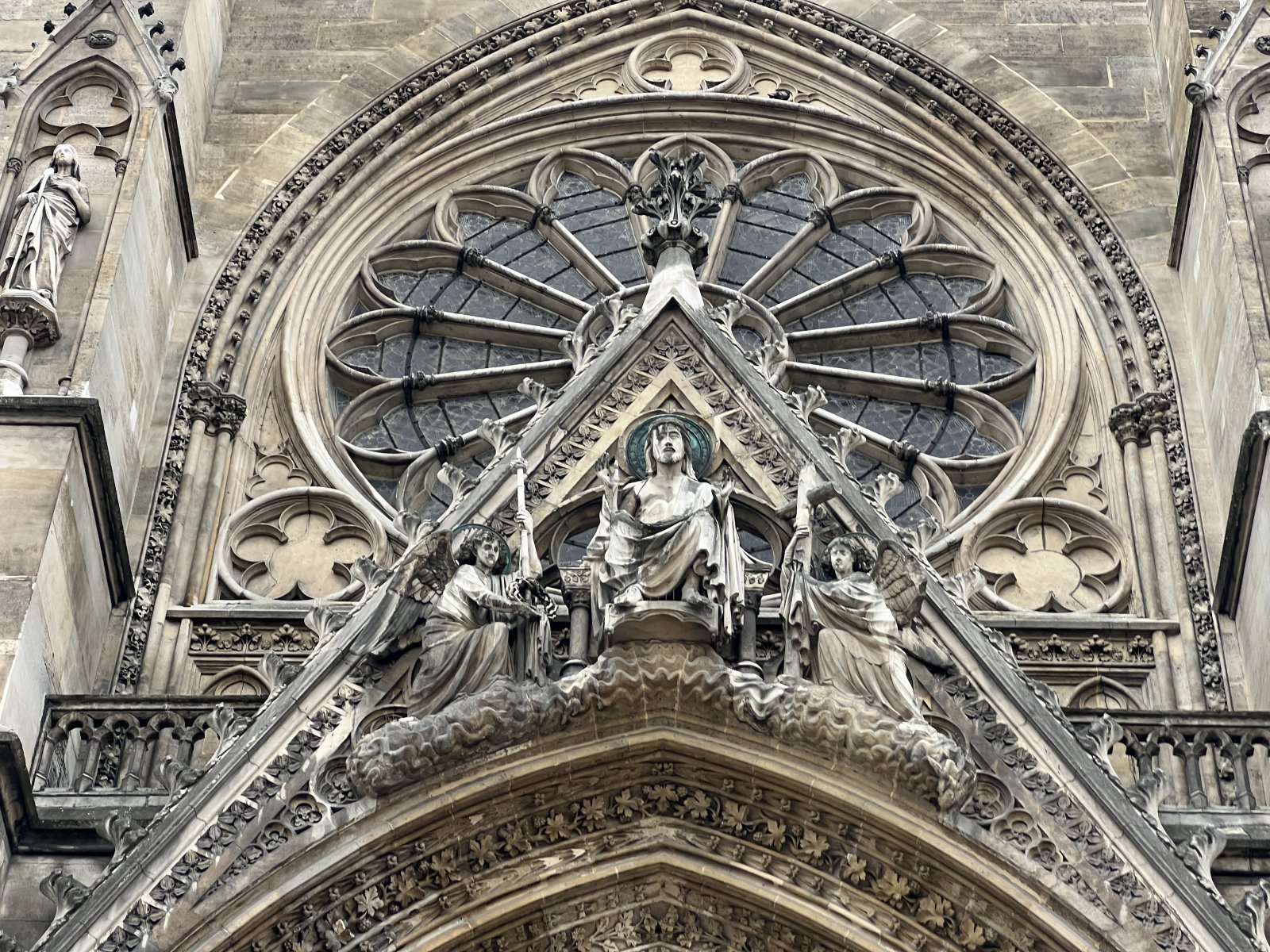 Basilique Sainte-Clotilde - Paris - Paris | Secret World Trip Planner