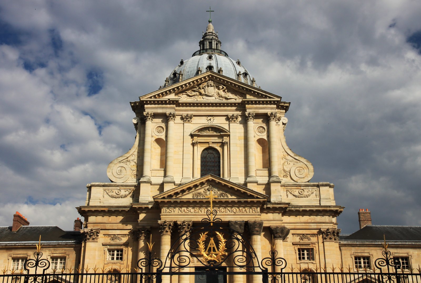 Val-de-Grâce a magnificent church - Paris | Secret World Trip Planner