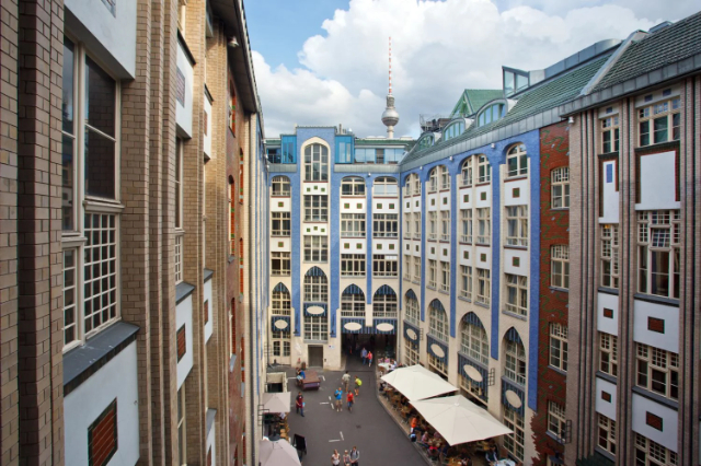 Hackeschen Höfe - Berlin | Secret World Trip Planner