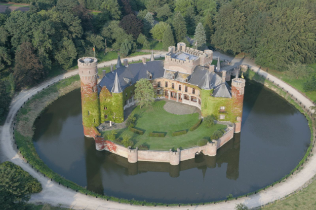 Wijnendale Castle — Torhout
