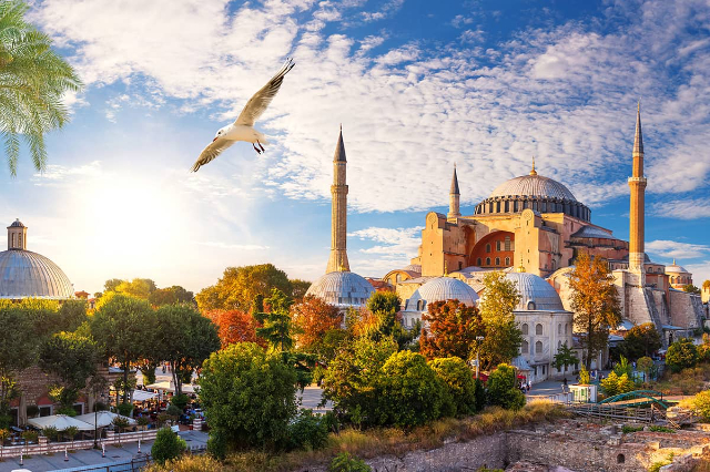 Hagia Sophia - Ayasofya Meydanı no 1 | Secret World Trip Planner