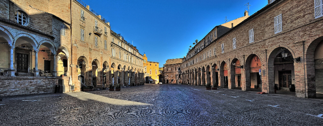 人民广场 - Fermo | Secret World Trip Planner