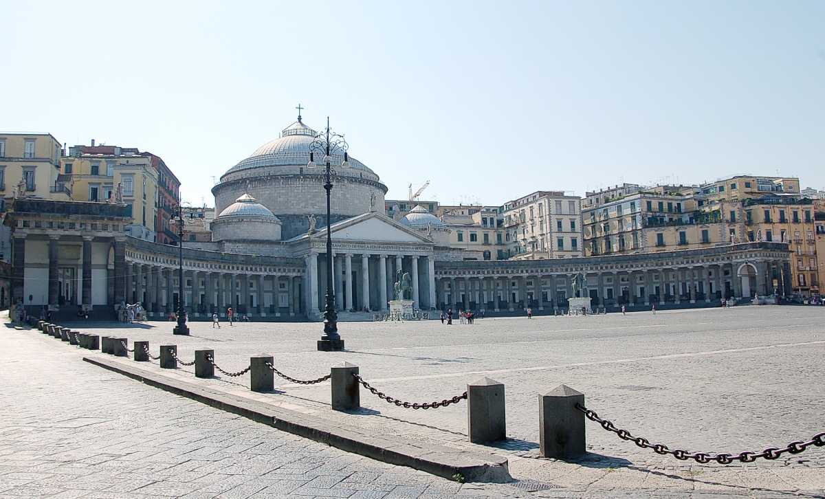 จัตุรัส Plebiscite - Napoli | Secret World Trip Planner