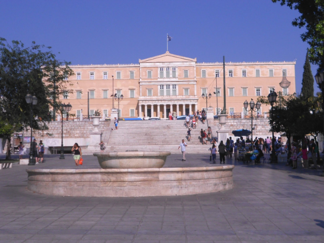 Piazza Syntagma - Athina | Secret World Trip Planner