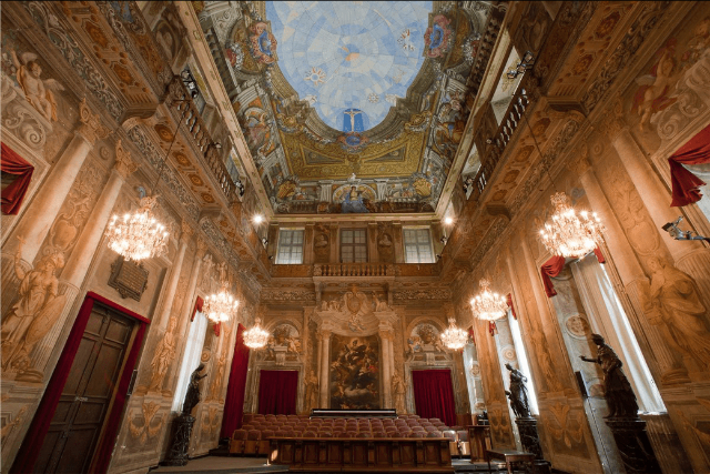Le sei incredibili sculture dell'Aula magna — Genova