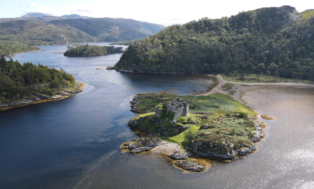 Schloss Tioram — Loch Moidart
