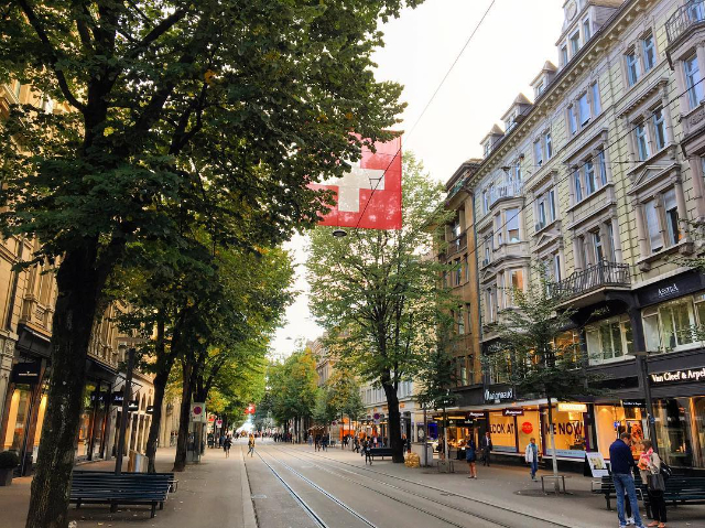 Bahnhofstrasse - Zürich | Secret World Trip Planner