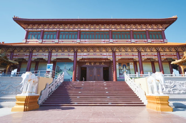 Fo-Guang-Shan-Tempel - Khet Khlong Sam Wa | Secret World Trip Planner