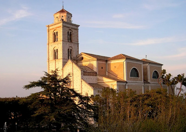 Kanisa kuu la Santa Maria Assunta - Fermo | Secret World Trip Planner