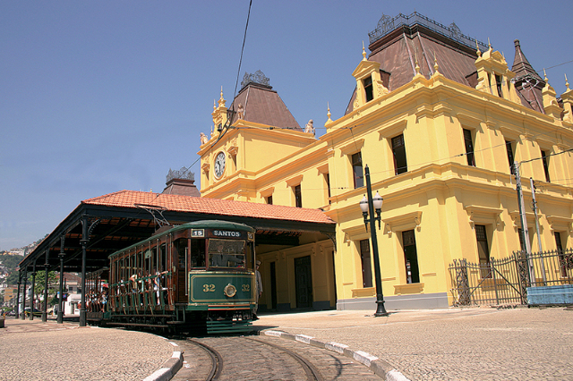 The Tourist Streetcar - Santos - SP | Secret World Trip Planner