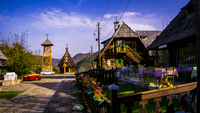 Küstendorf: Emir Kusturica's Village — Mokra Gora