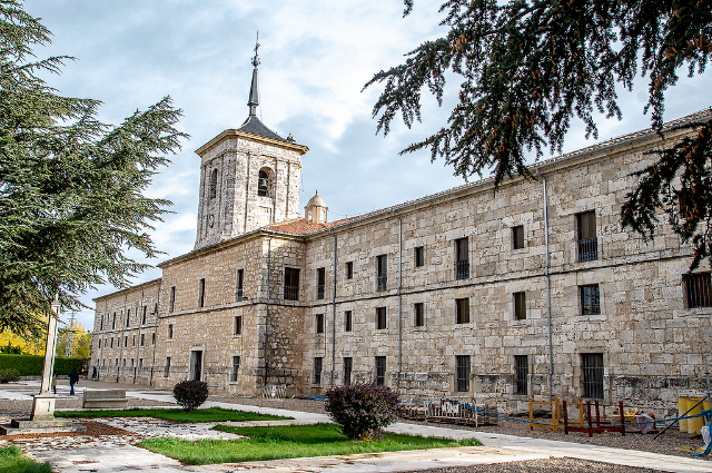 Monastery of San Isidro de Dueñas — Dueñas