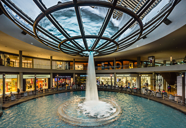 Regen Oculus - Marina Bay Sands - Singapore | Secret World Trip Planner