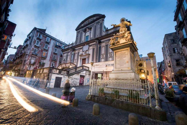 Kirche von San Paolo Maggiore - Napoli | Secret World Trip Planner