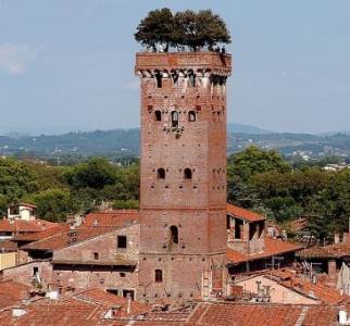 Лукка бол ханан доторх үнэт эрдэнэ - Lucca LU | Secret World Trip Planner