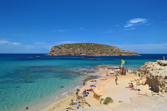 La spiaggia di Cala Comte — 07829