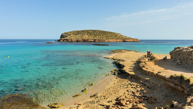 La spiaggia di Cala Comte - 07829 | Secret World Trip Planner