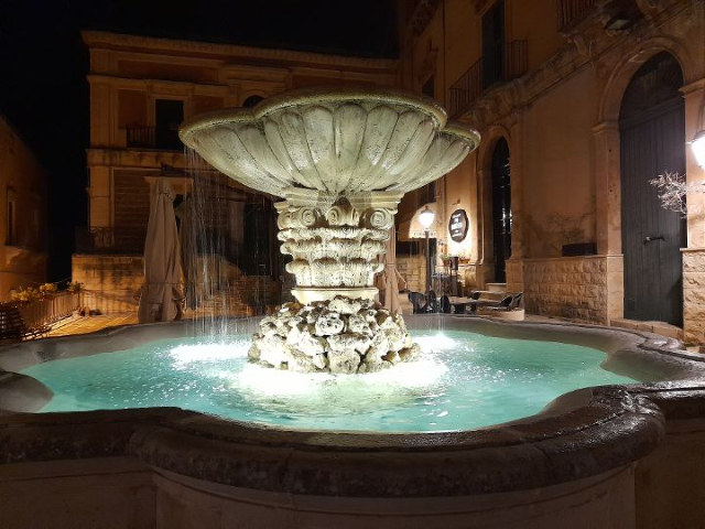 La Fontana di Piazza Duomo  — Ragusa