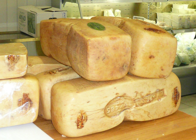 Il Caciocavallo Ragusano DOP - Ragusa | Secret World Trip Planner