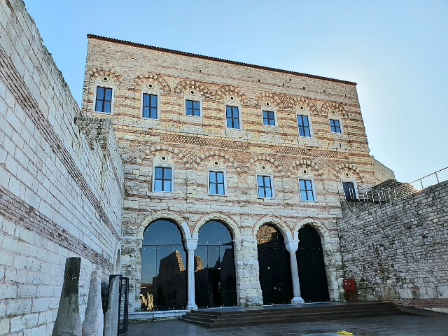 Tekfur Sarayı-Palazzo del Porfirogenito — Ayvansaray