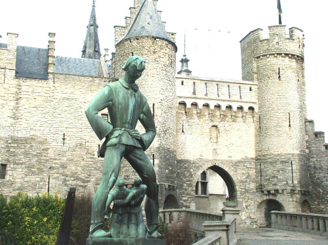 La statua di Lange Wapper  - Antwerpen | Secret World Trip Planner