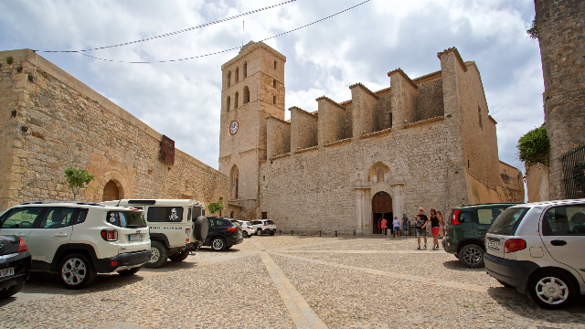 Kathedrale von Ibiza - Eivissa | Secret World Trip Planner