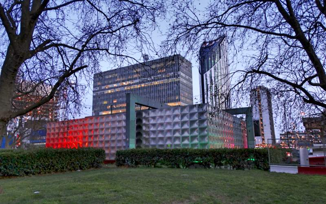 Il Monumento a Michael Faraday — Elephant and Castle
