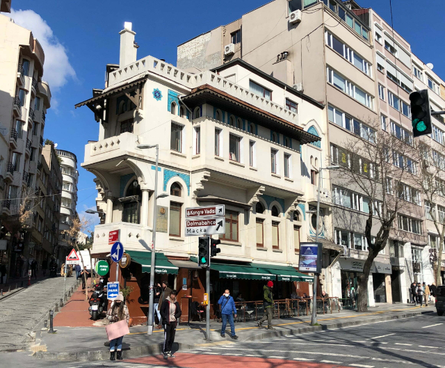 Vedat Tek House — Vali Konağı Cd. No:39