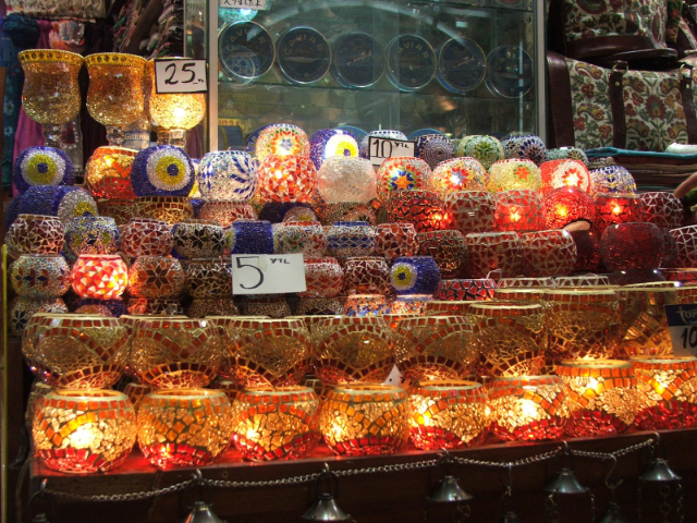 Gran Bazar - Piazza Beyazit | Secret World Trip Planner