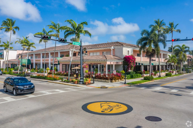Fifth Avenue South — Naples