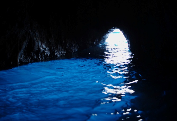 La Gruta Azul, o Gruta Azzurra en Capri - Grotta Azzurra | Secret World Trip Planner