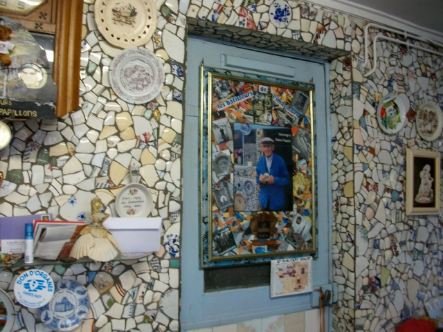 La Maison à Vaisselle Cassée - Louviers | Secret World Trip Planner