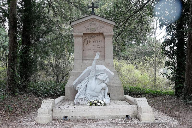  The Tomb of Jules Verne — Amiens