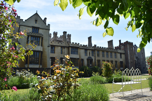 Lambeth Palace - Londra SE1 7JU | Secret World Trip Planner