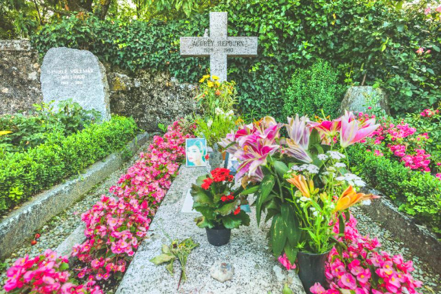 Tomba di Audrey Hepburn - Tolochenaz | Secret World Trip Planner