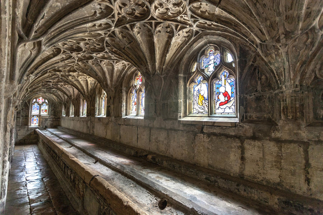 Lavatorium at Glouchester Cathedral - 12 College Grn | Secret World Trip Planner