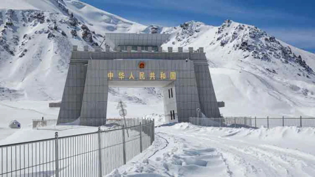 Passo Khunjerab: L'ultima avventura in alta montagna - Kashgar Prefecture | Secret World Trip Planner