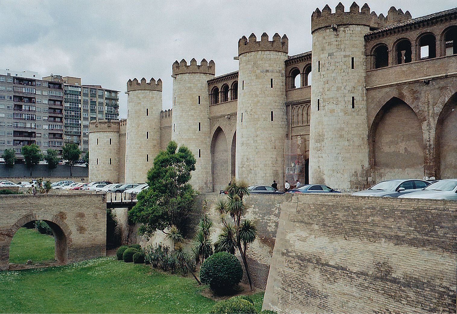 Der Aljafería-Palast - Zaragoza | Secret World Trip Planner